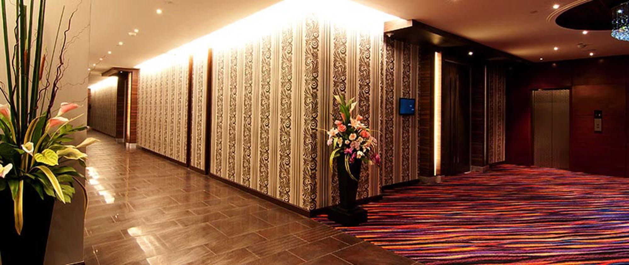 Grand Lord Boutique Hotel- Sha Extra Plus Certified Bangkok Exterior photo